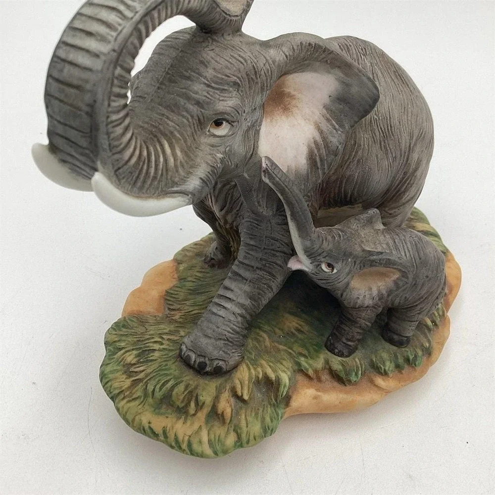 Homco elephant mother